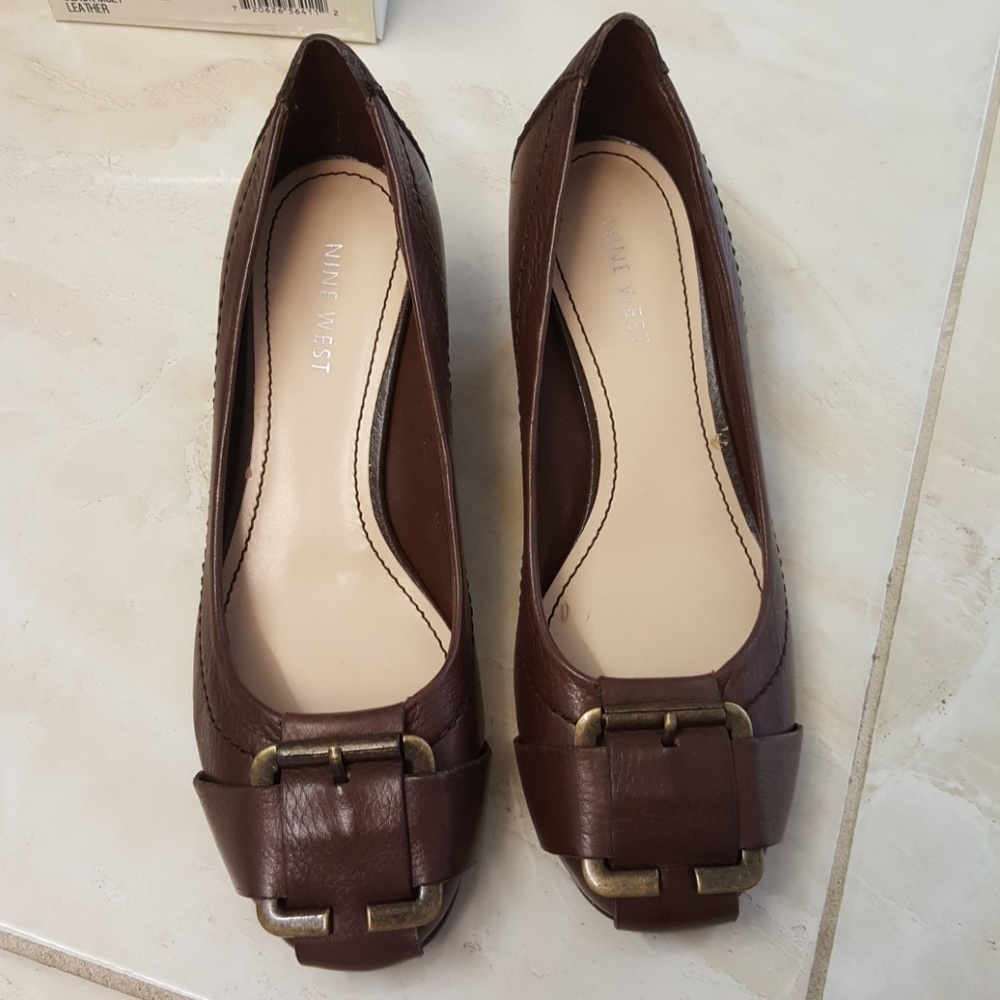 NINE WEST - Picture 3 of 8